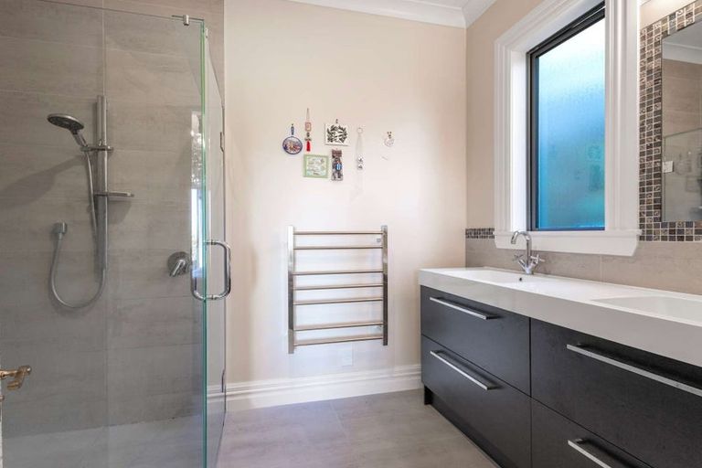 Photo of property in 9 Kowhai Road, Bluff Hill, Napier, 4110