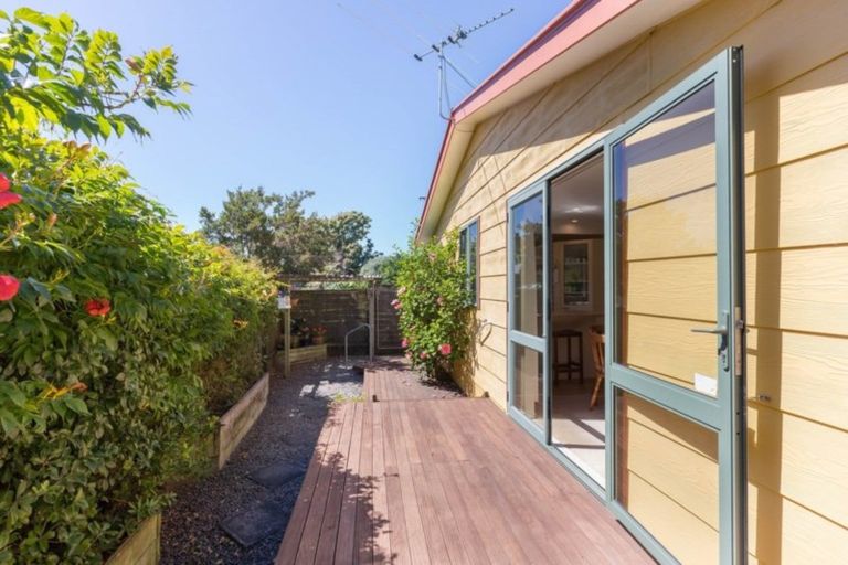 Photo of property in 3a Larch Grove, Paraparaumu, 5032