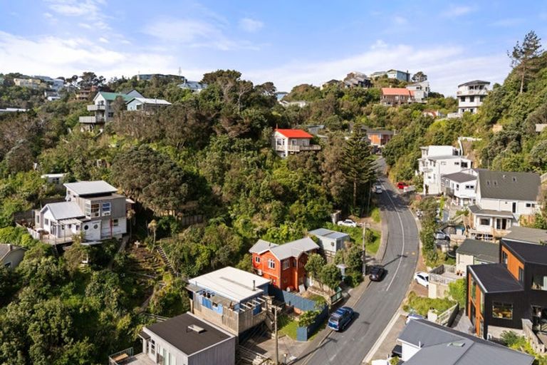 Photo of property in 66 Hungerford Road, Houghton Bay, Wellington, 6023
