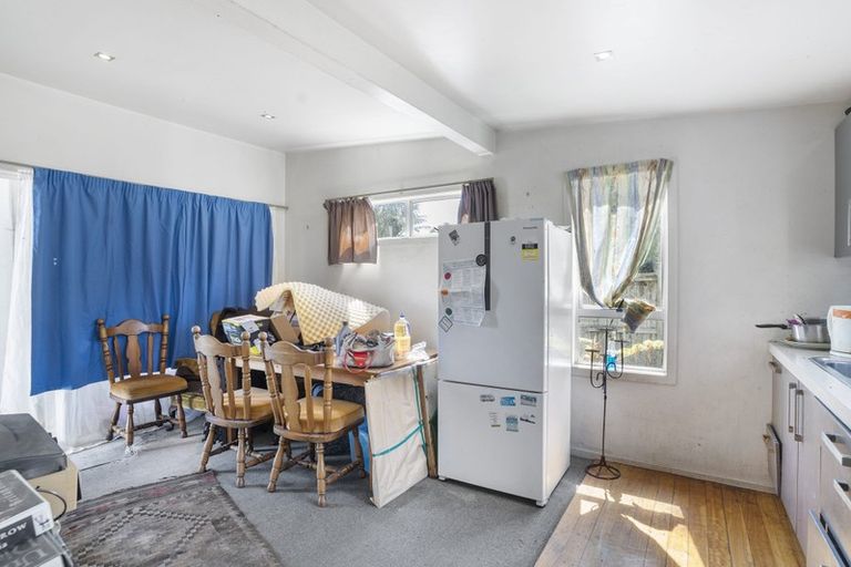 Photo of property in 176 Henderson Valley Road, Henderson, Auckland, 0612