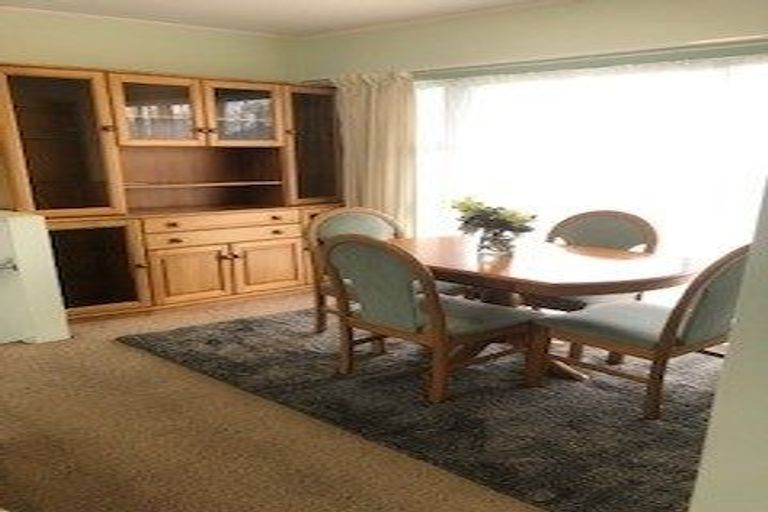 Photo of property in 2/1 Northall Road, New Lynn, Auckland, 0600