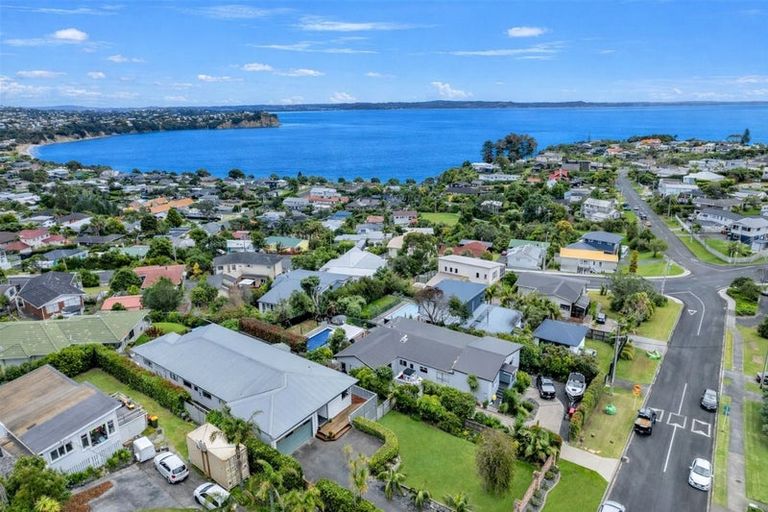 Photo of property in 86 Tiri Road, Tindalls Beach, Whangaparaoa, 0930