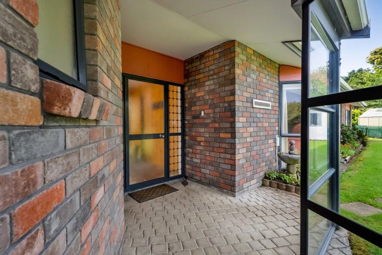 Photo of property in 16 Hussey Street, Oakura, 4314