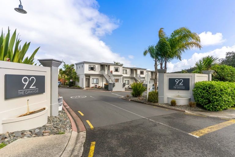 Photo of property in The Grange, 98/92 Bush Road, Albany, Auckland, 0632