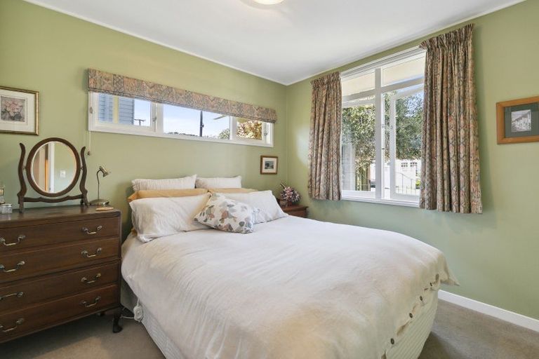 Photo of property in 8 Simla Crescent, Khandallah, Wellington, 6035