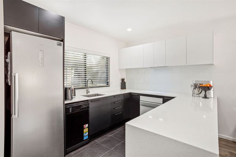 Photo of property in 15 Butia Avenue, Henderson, Auckland, 0612