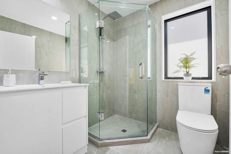 Photo of property in 7 Liban Place, Massey, Auckland, 0614