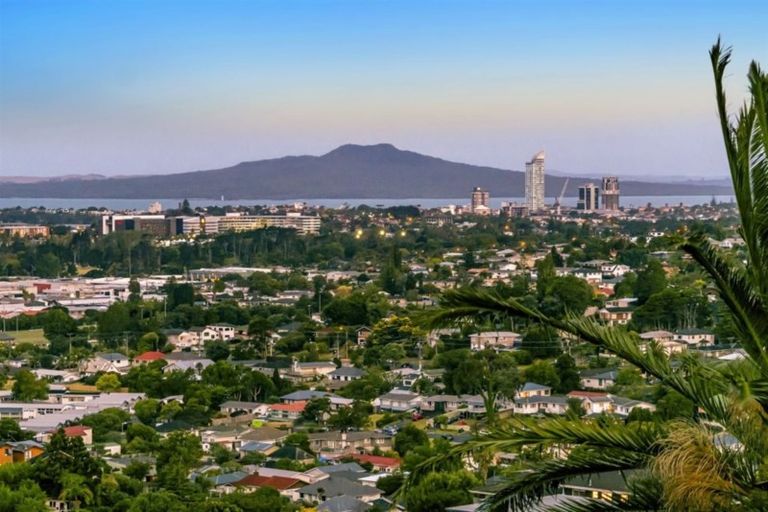 Photo of property in 35 High Road, Glenfield, Auckland, 0629