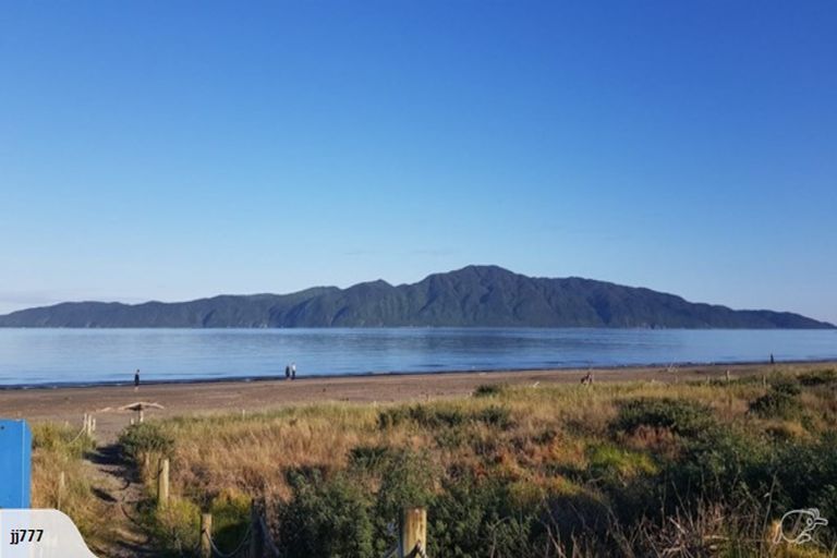 Photo of property in Ocean Apartments, 44 Marine Parade, Paraparaumu Beach, Paraparaumu, 5032