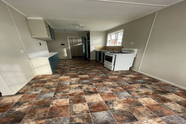 Photo of property in 27 Goldsmith Crescent, Levin, 5510