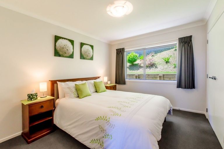 Photo of property in 11b Poneke Drive, Waikanae, 5036