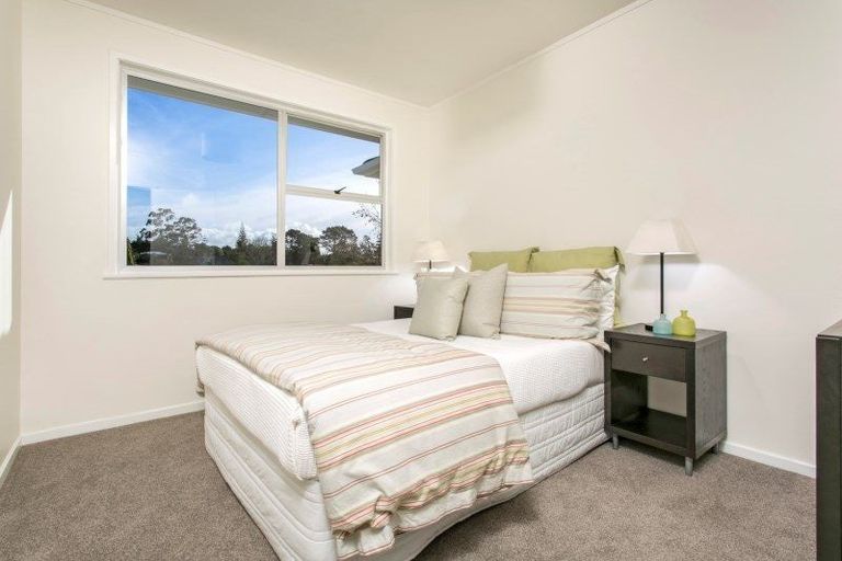 Photo of property in 4 Fairdale Place, Birkdale, Auckland, 0626