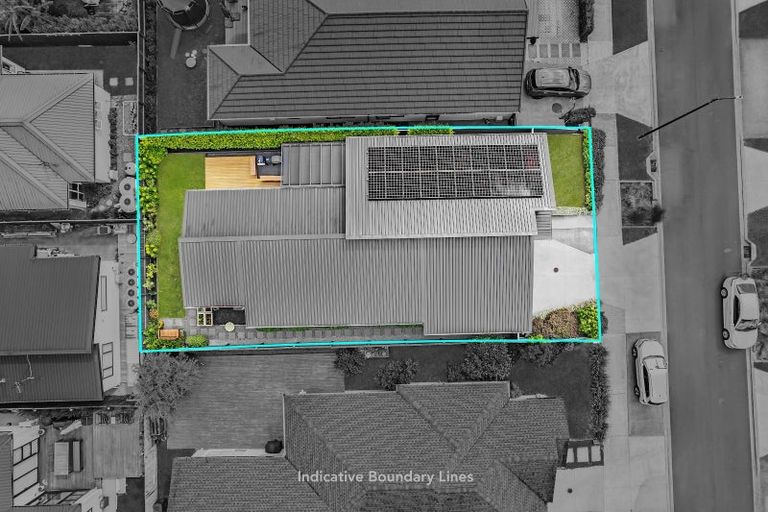 Photo of property in 12 Tarras Road, Kumeu, 0810