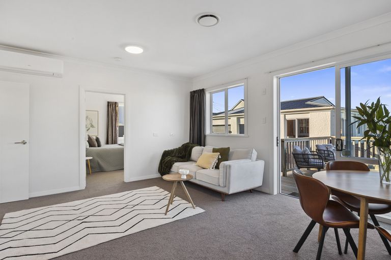 Photo of property in 43 Isadore Road, Saint Clair, Dunedin, 9012