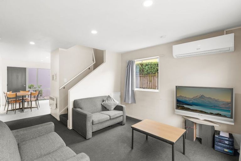 Photo of property in 2/340 Lincoln Road, Addington, Christchurch, 8024