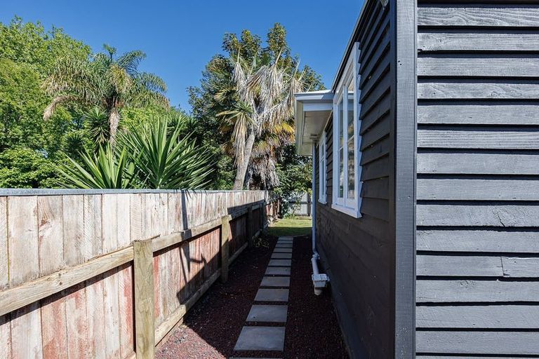 Photo of property in 115 Main Rd Clive, Clive, 4102