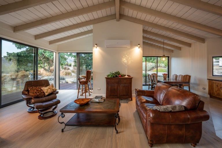 Photo of property in 10 Minaret Ridge, Wanaka, 9305