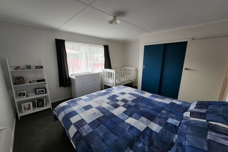 Photo of property in 303 Wellington Road, Wainuiomata, Lower Hutt, 5014