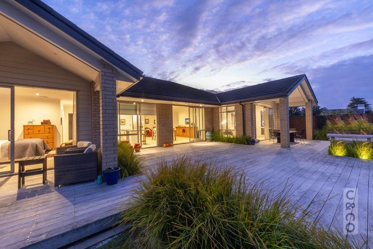 Photo of property in 3 Pohutukawa Parade, Riverhead, 0820