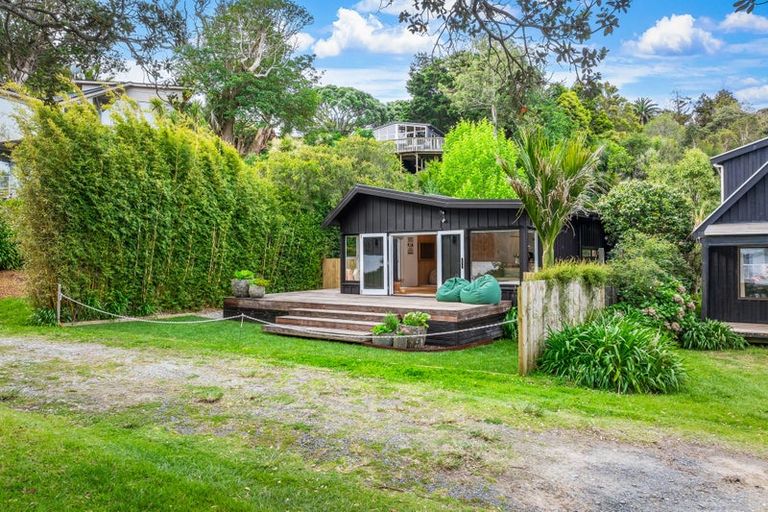 Photo of property in 74 Clinton Road, Tawharanui Peninsula, Matakana, 0986