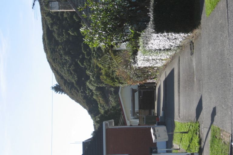 Photo of property in 5 Kowhai Street, Naenae, Lower Hutt, 5011