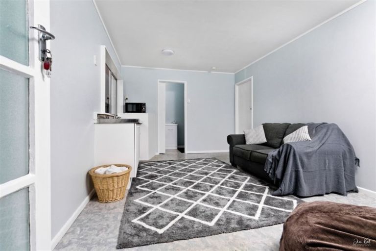 Photo of property in 19 Imperial Place, Henderson, Auckland, 0612