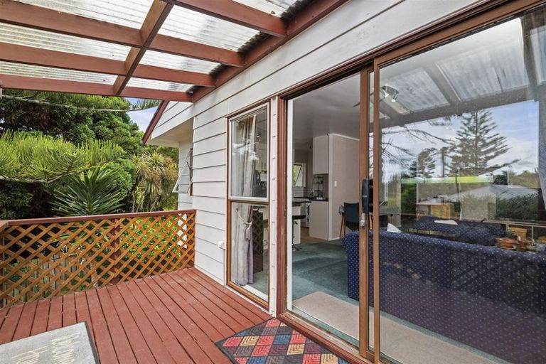 Photo of property in 1/10 Halder Place, Torbay, Auckland, 0632