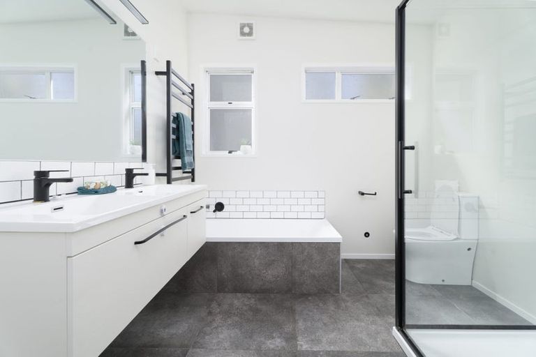 Photo of property in 1 The Spinney, Titahi Bay, Porirua, 5022