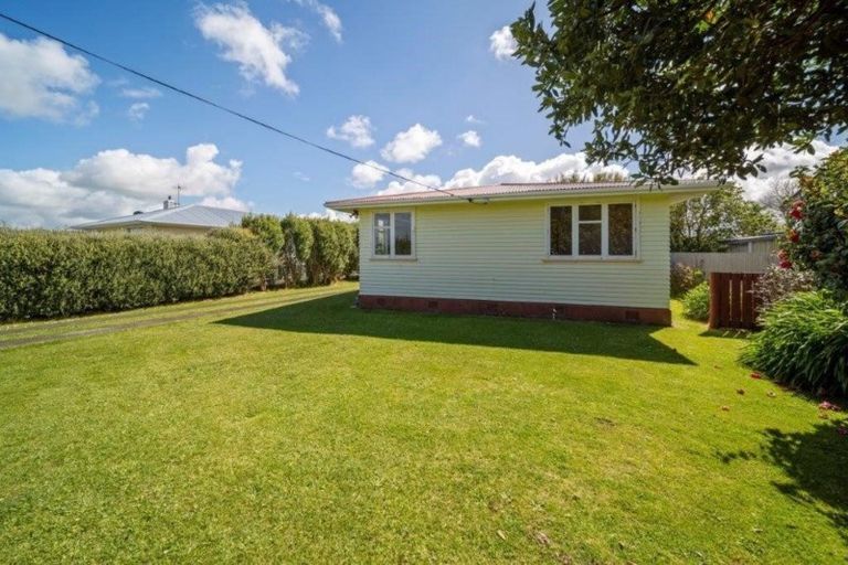 Photo of property in 41 Iredale Road, Hawera, 4610