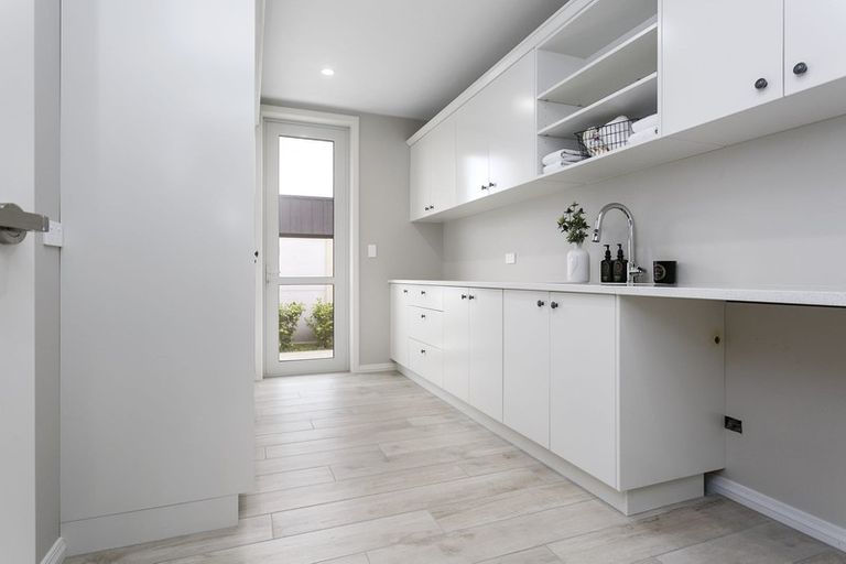 Photo of property in 129 Saint Kilda Road, Cambridge, 3434