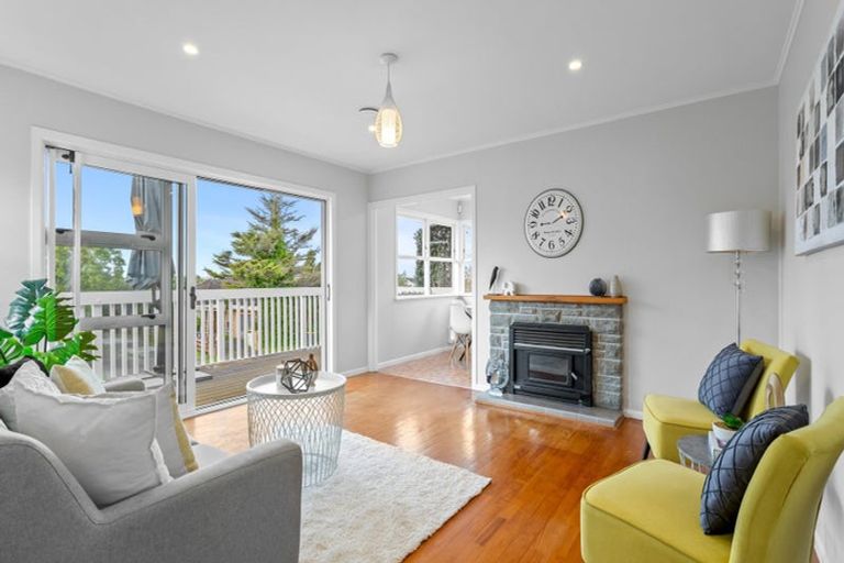 Photo of property in 63 Divich Avenue, Te Atatu South, Auckland, 0610