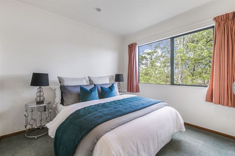 Photo of property in 25 Stephanie Close, Glenfield, Auckland, 0629