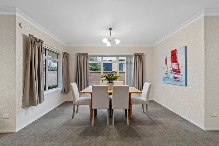 Photo of property in 4 Hunt Grove, Leamington, Cambridge, 3432