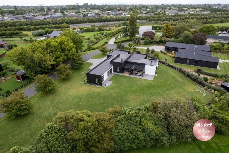 Photo of property in 1/45 Saint Kilda Road, Cambridge, 3434