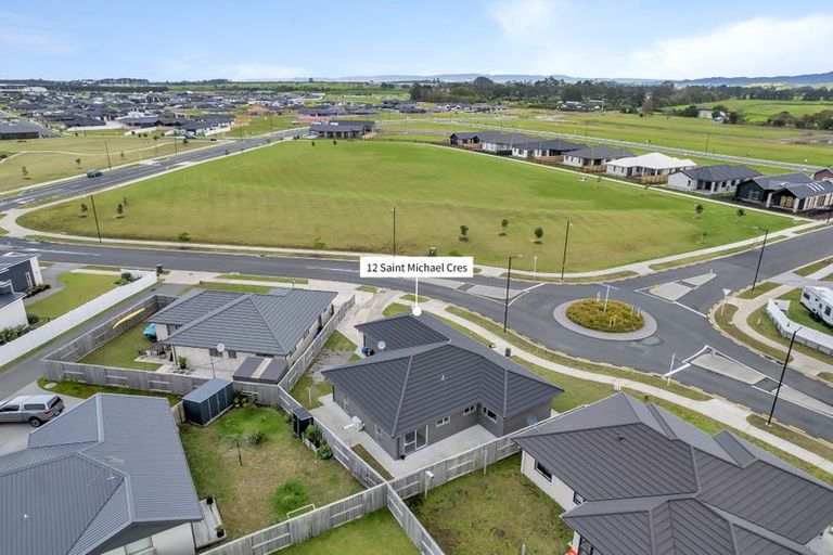 Photo of property in 12 Saint Michael Crescent, One Tree Point, 0118