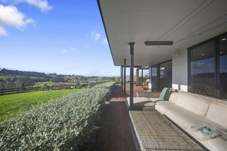 Photo of property in 384 Pine Valley Road, Dairy Flat, Silverdale, 0992