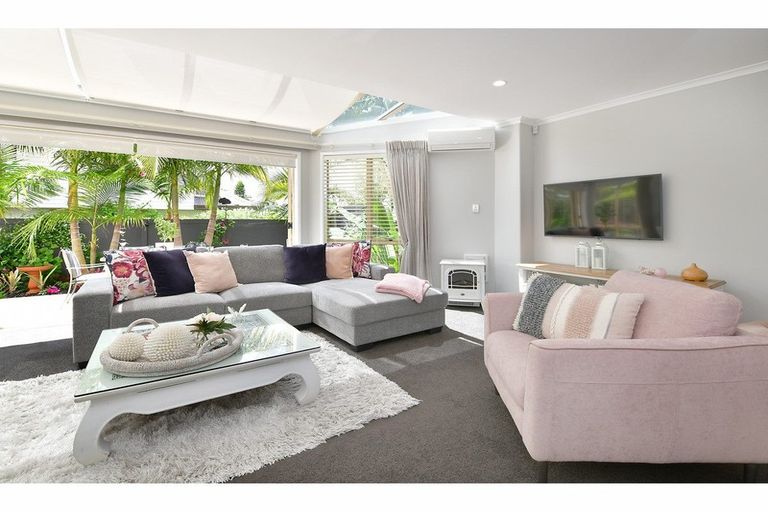 Photo of property in 16 Millennial Way, Orewa, 0931