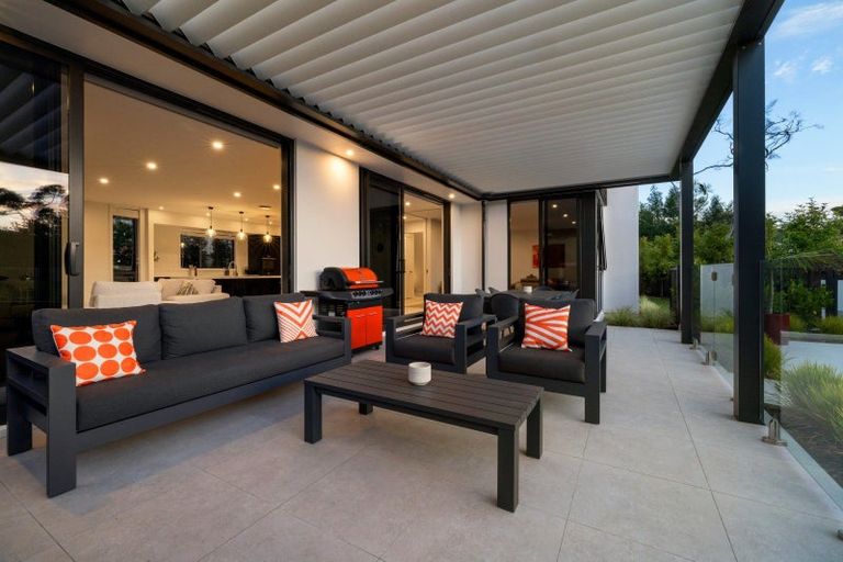 Photo of property in 29 Oscar Road, Greenhithe, Auckland, 0632