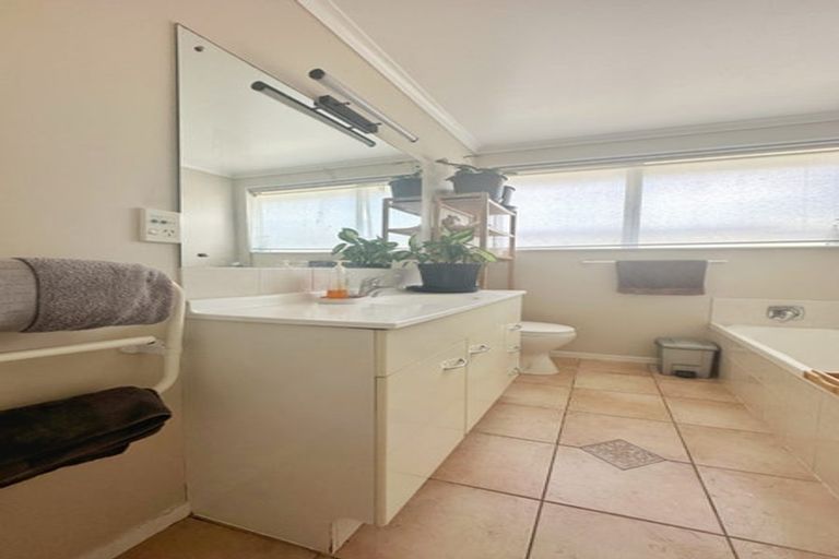 Photo of property in 1/9 Saints Court, Manurewa, Auckland, 2102