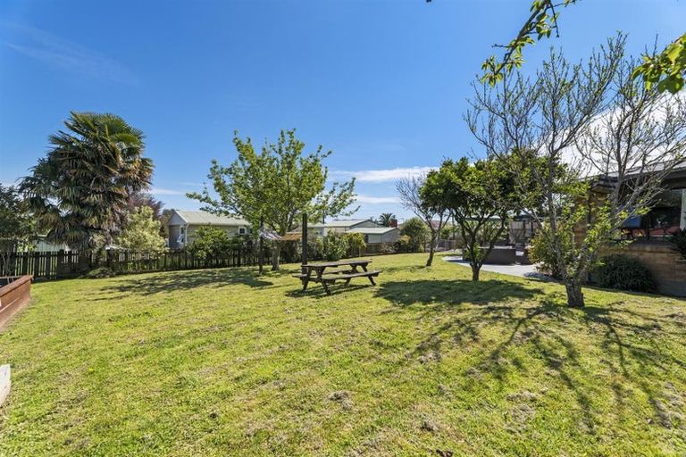 Photo of property in 20 Lee Street, Te Puke, 3119