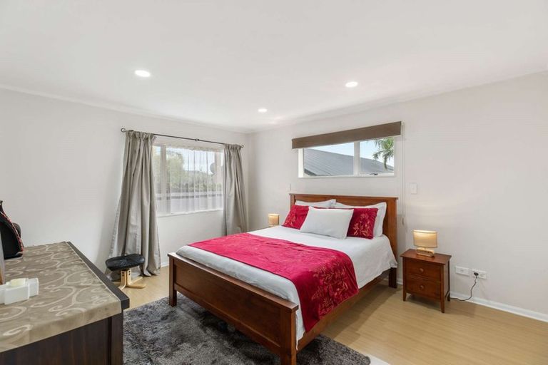 Photo of property in 1/9 Faldo Drive, Golflands, Auckland, 2013