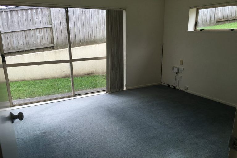 Photo of property in 35 Calypso Way, Unsworth Heights, Auckland, 0632