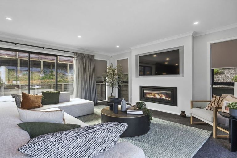 Photo of property in 2 Oakum Road, Whitby, Porirua, 5024