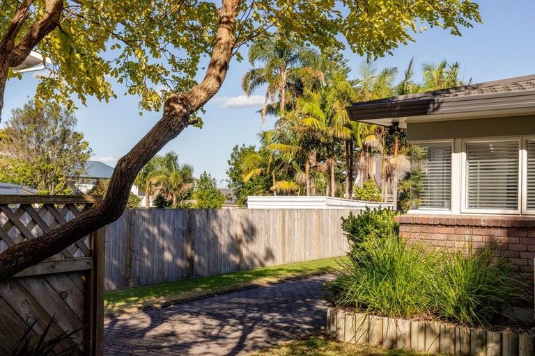 Photo of property in 4 Beach Grove, Omokoroa, 3114