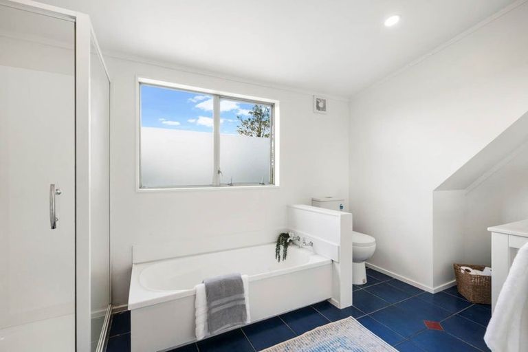 Photo of property in 4/102b Manuka Road, Bayview, Auckland, 0629