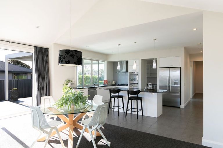 Photo of property in 155 Arataki Road, Havelock North, 4130