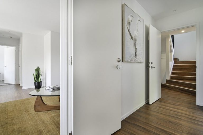 Photo of property in 3 Hikanui Drive, Havelock North, 4130