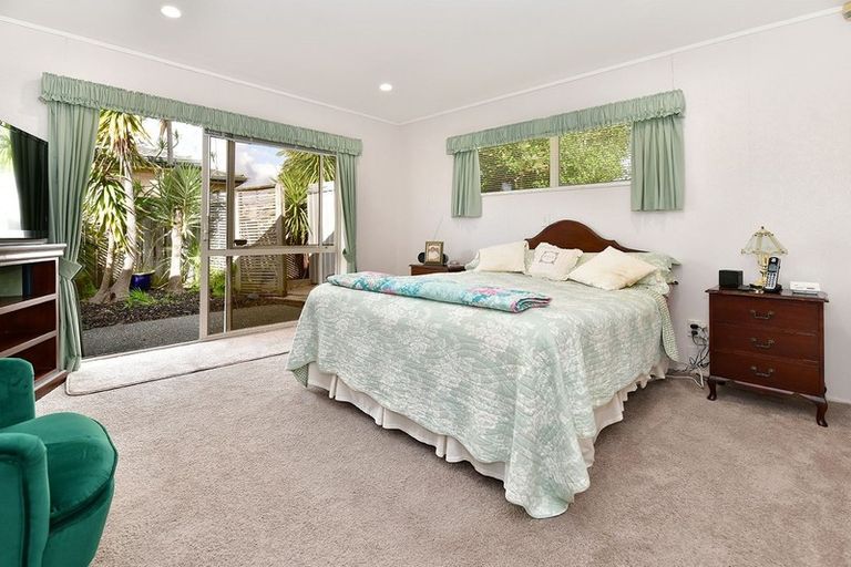 Photo of property in 113 Lakeside Drive, Orewa, 0931