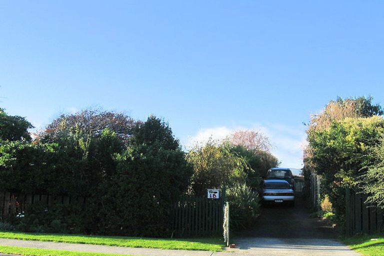 Photo of property in 16 Percival Road, Paraparaumu Beach, Paraparaumu, 5032