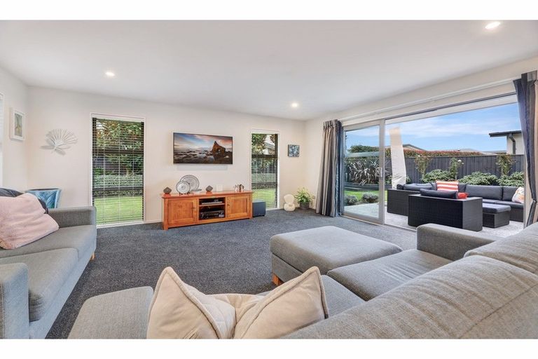 Photo of property in 7 Crown Close, Prebbleton, 7604